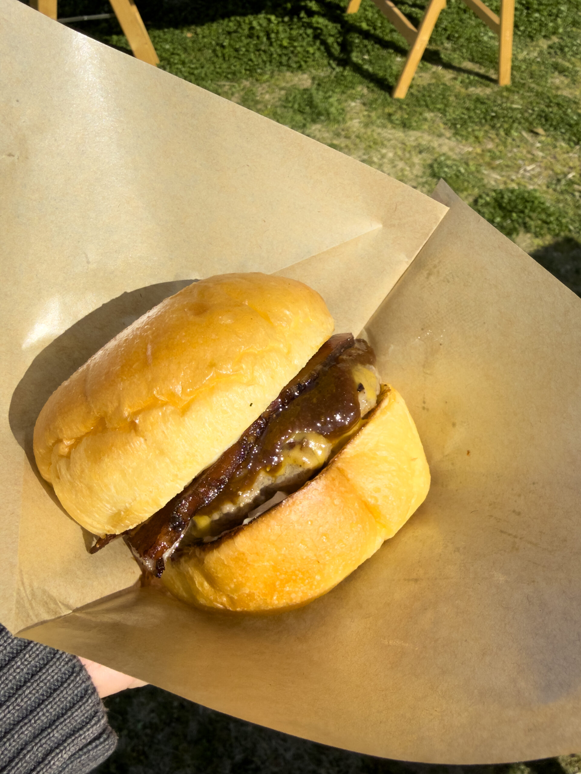 イベントで見つけた地元ハンバーガーショップのハンバーガー